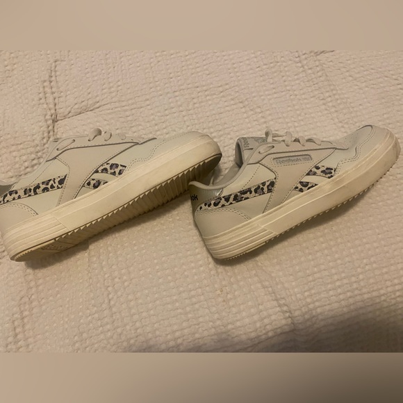 White Reebok Sneaks - Picture 1 of 5
